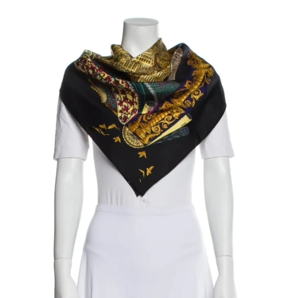 Hermes L'Atlantide 100% Silk Scarf Blacm Gold 90cm Grand Carre Pristine - Picture 4 of 6